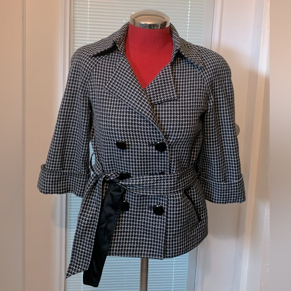 Antonio Melani 3 Button Front Closure Size 6 - image 1